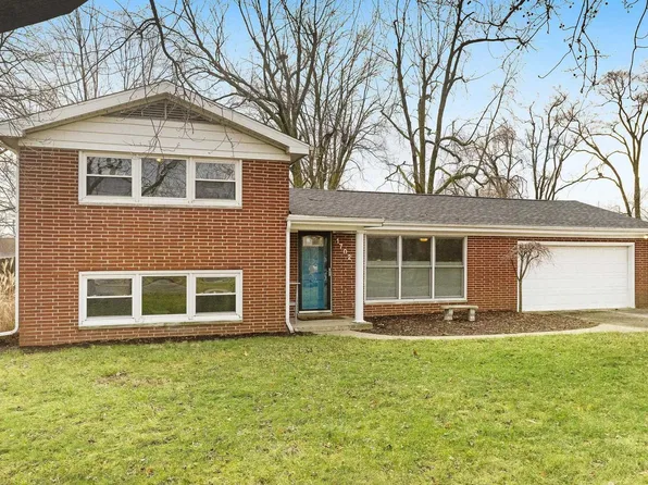 1702 E Sheridan St, Warsaw, IN 46580