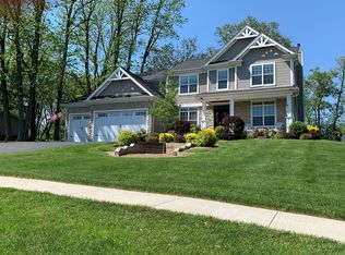 322 Roslyn Rd, Barrington, IL 60010