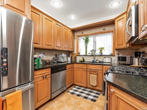 28-39 47 Street, Astoria, NY 11103