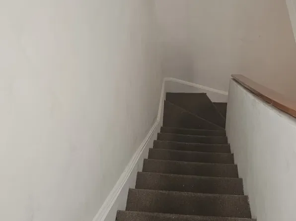 549 Avenue East image 6 of 15