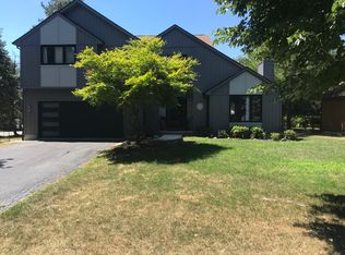 96 Shire Dr N, East Amherst, NY 14051