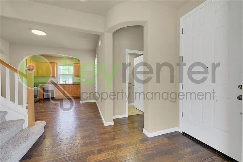 2 bed, 2.5 bath, 1143 sqft, $2,400 — Photo 2