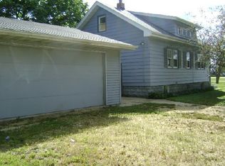 8215 N 2nd St, Machesney Park, IL