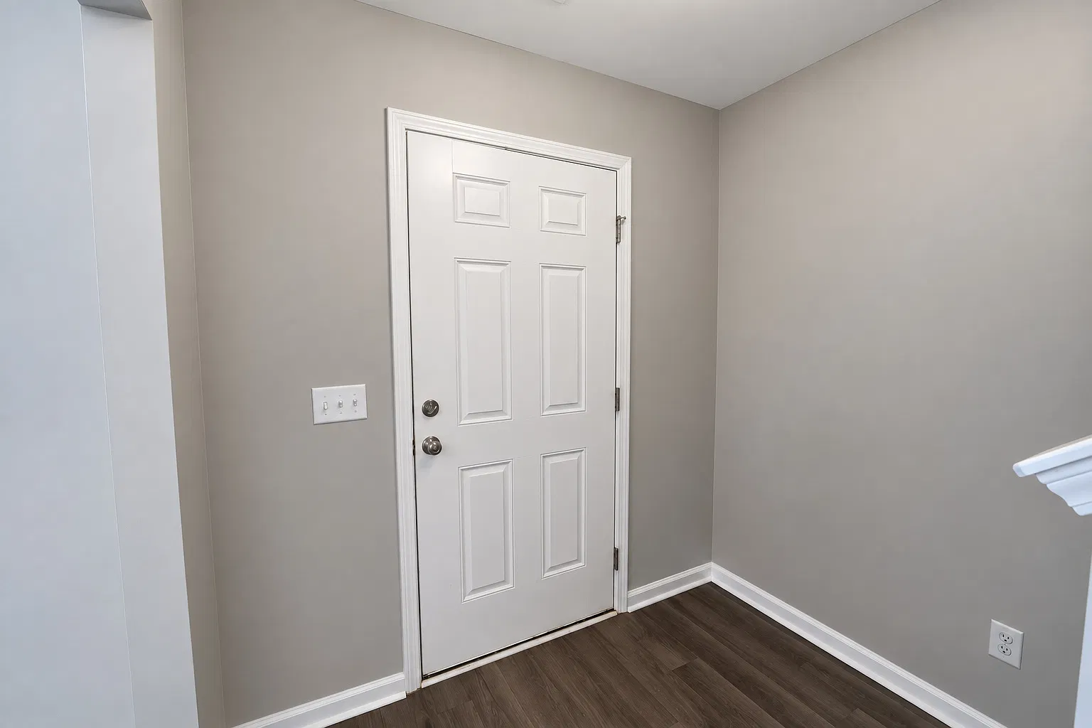 5 bed, 2455 sqft, $2,650 — Photo 4