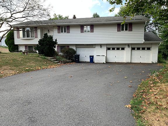 Bilevel Home in Parkland