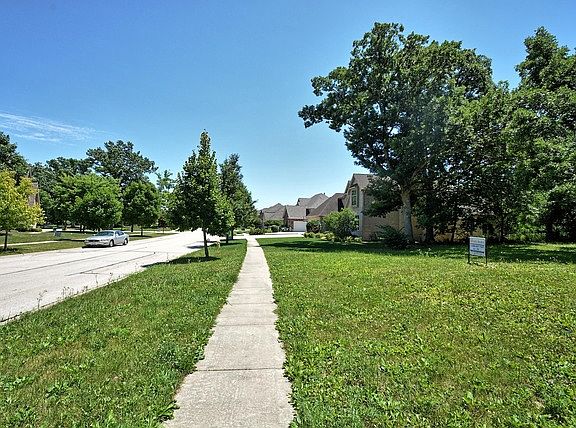 3rd image of 26555 W Highland Dr