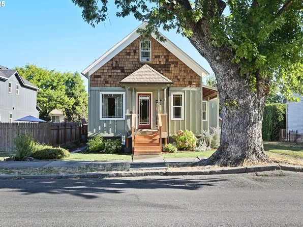 811 W 9th St, The Dalles, OR 97058