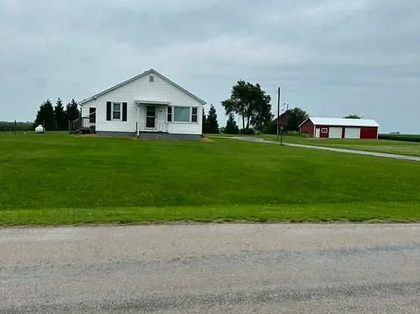 9238 Sefton Rd, Lovington, IL 61937