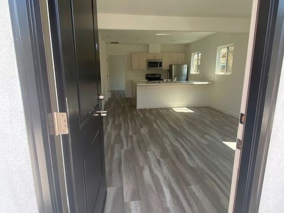 3rd image of 4153-55 Utah St