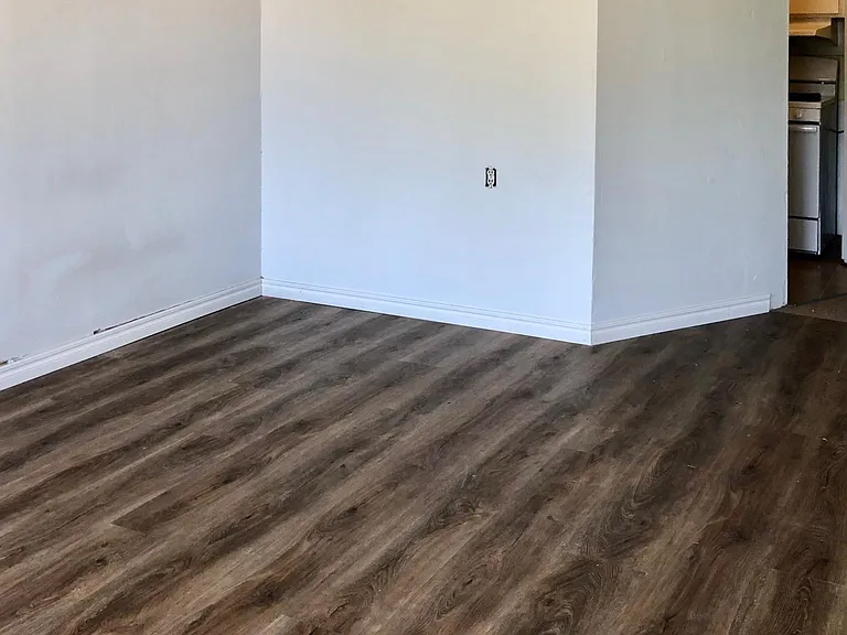 1006 W McElroy Rd — Photo 2