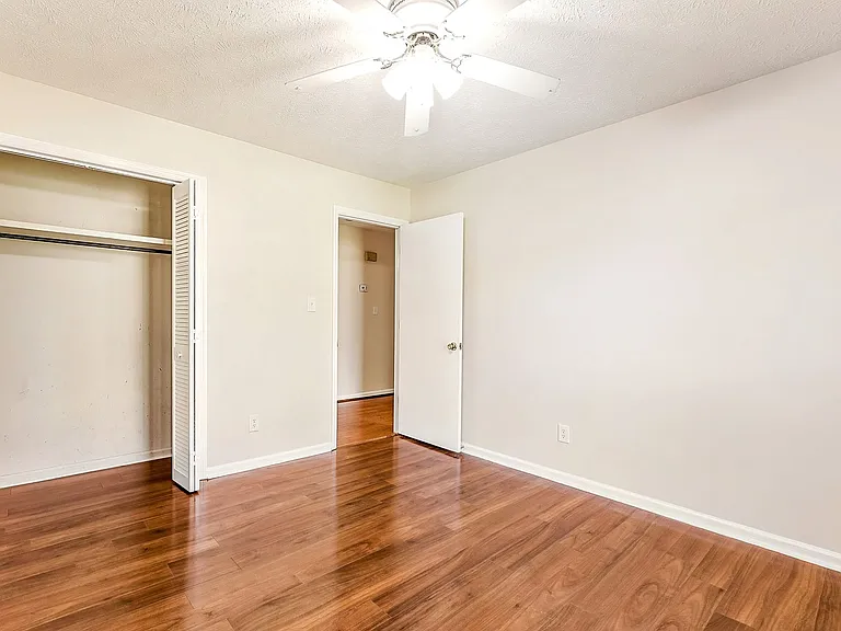6837 Woodmark Dr — Photo 22