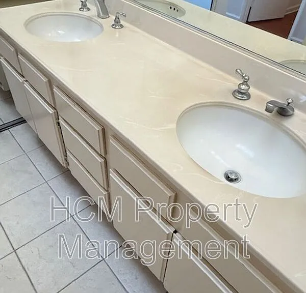 46 Almador — Photo 18
