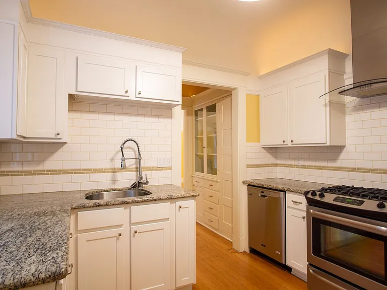 209 NW 23rd Ave #103 — Photo 3