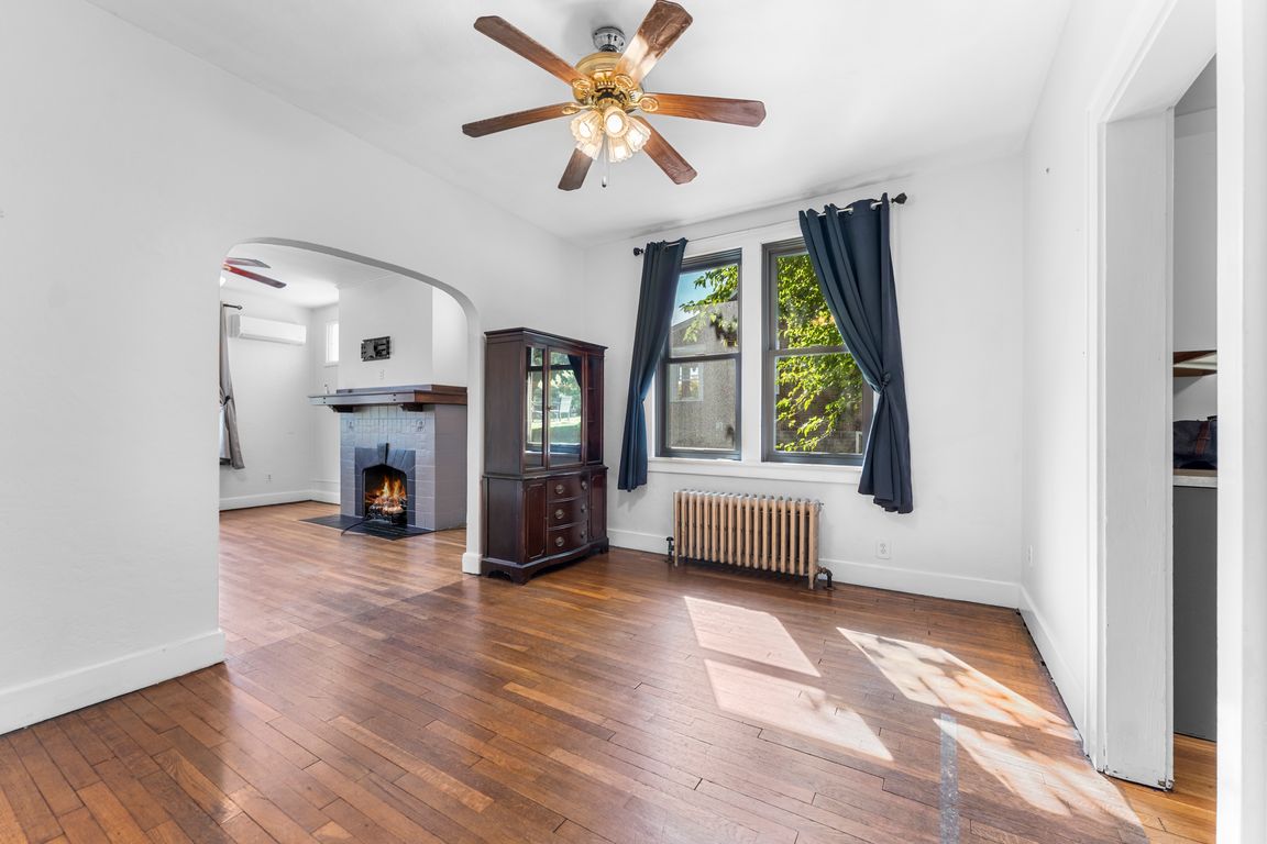 next background image