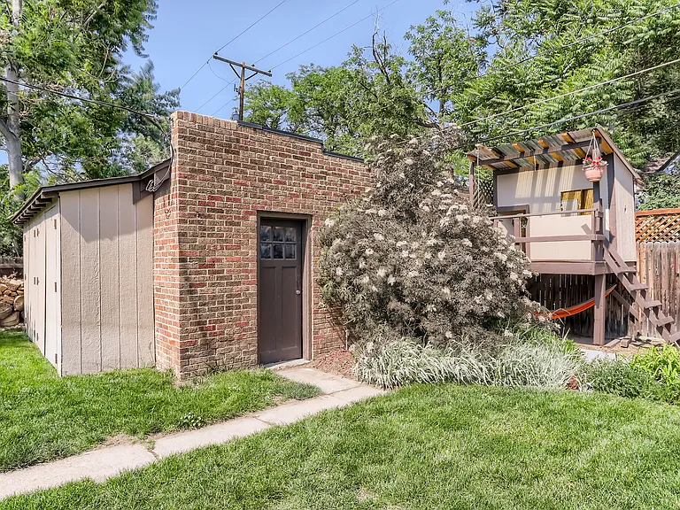 1362 Clermont St — Photo 31
