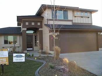 2nd image of 695 W Kingley Dr