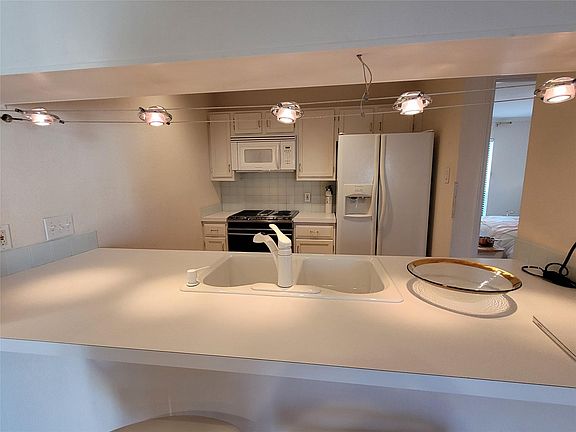 4th image of 2410 Enfield Rd APT 7