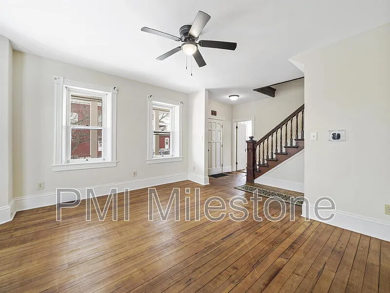 4 bed, 2.0 bath, 1840 sqft, $2,450 — Photo 4