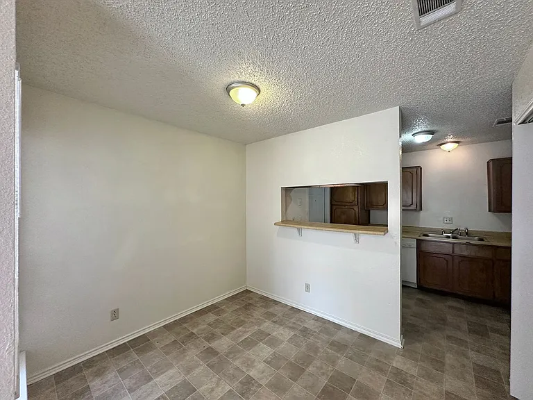 2312 Silverhill Dr — Photo 8
