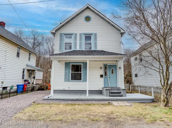 28 Reynshanhurst St, Carbondale, PA 18407
