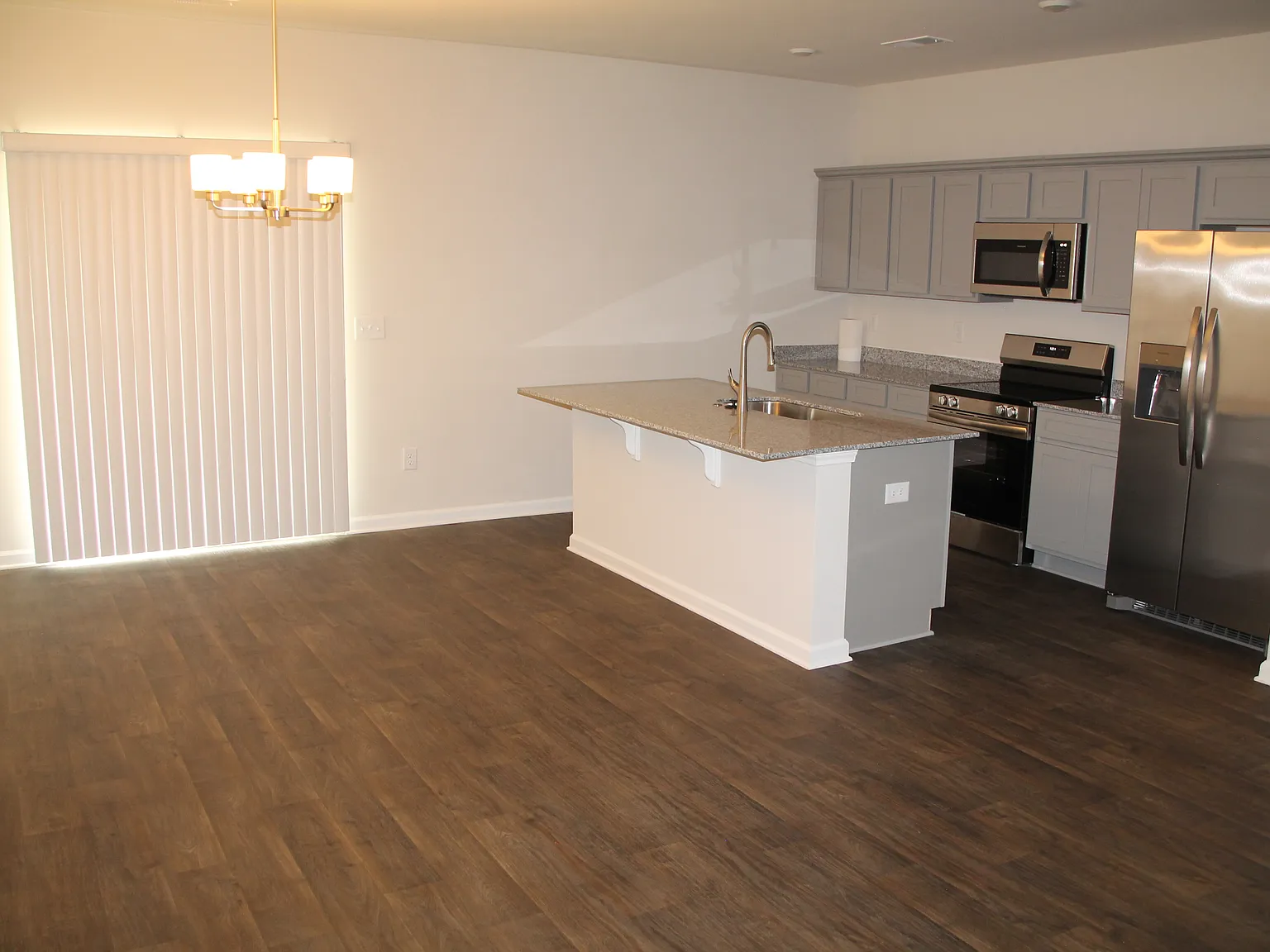 121 Foundation Way — Photo 3