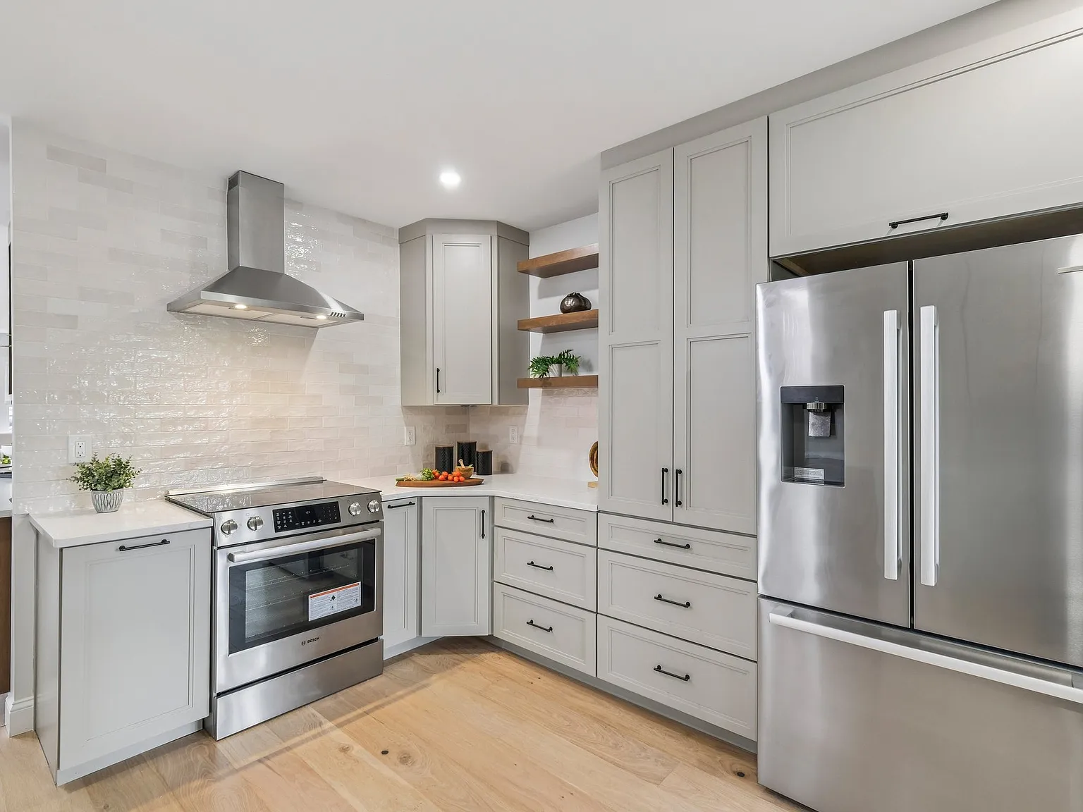 34 Larch St — Photo 3