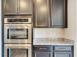 8532 Fortrose Dr, Manassas, VA