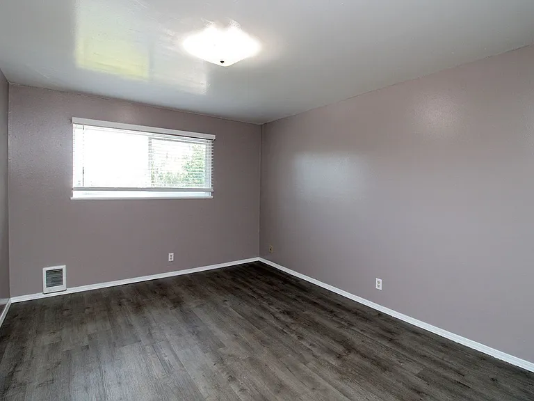 1120 SE Baseline St #1-4 — Photo 15