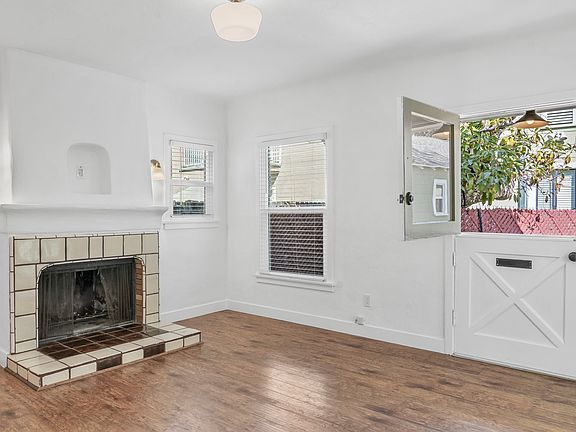 3rd image of 4131 1/2 Lincoln Ave