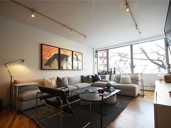 2nd image of 212 E 9th St APT 2