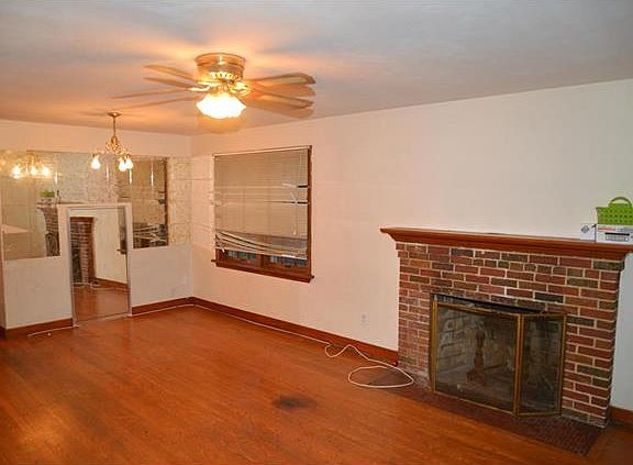 4th image of 3707 Lawler Dr