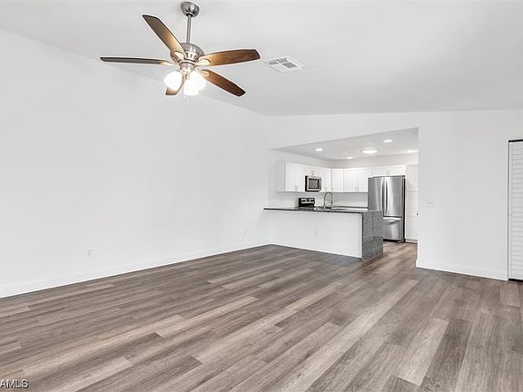 4th image of 6351 Royal Woods Dr