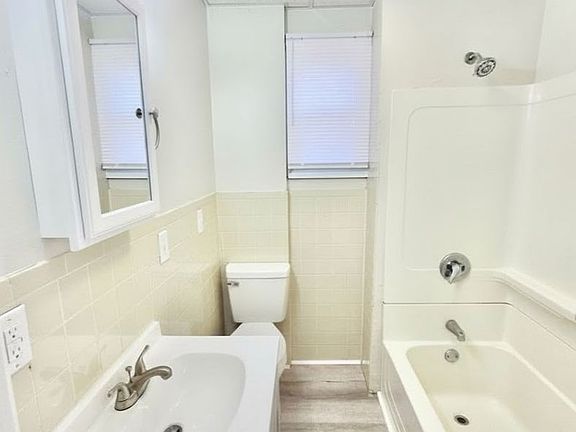 5th image of 53 Sisson St