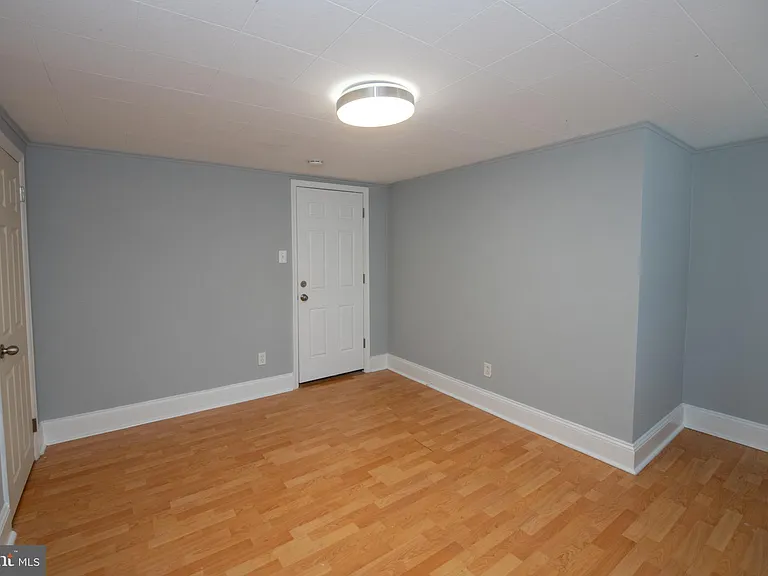 225 Old Soldiers Rd #B — Photo 17