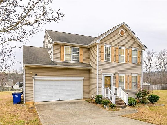 2nd image of 2301 Naomi Dr