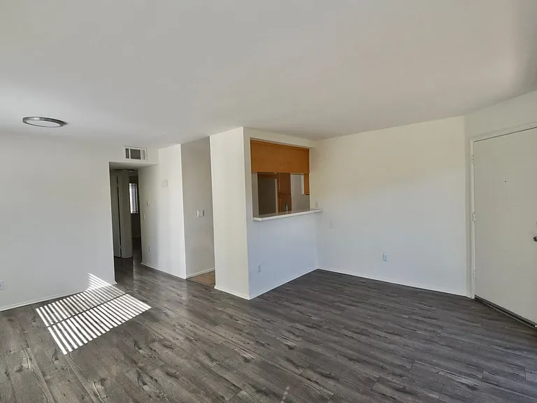 15520 Foothill Blvd — Photo 15