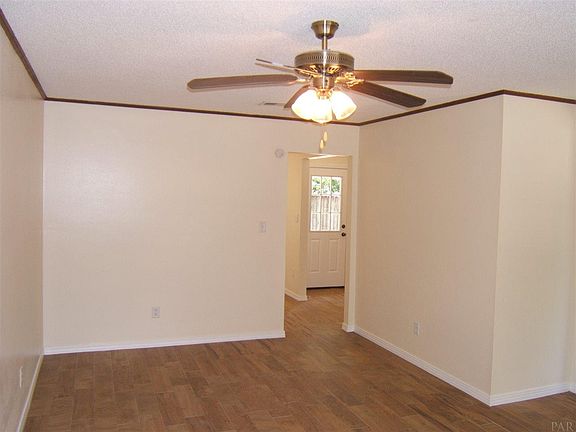5th image of 3605 Juanita Ave