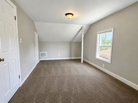 3rd image of 20440 Gallagher St
