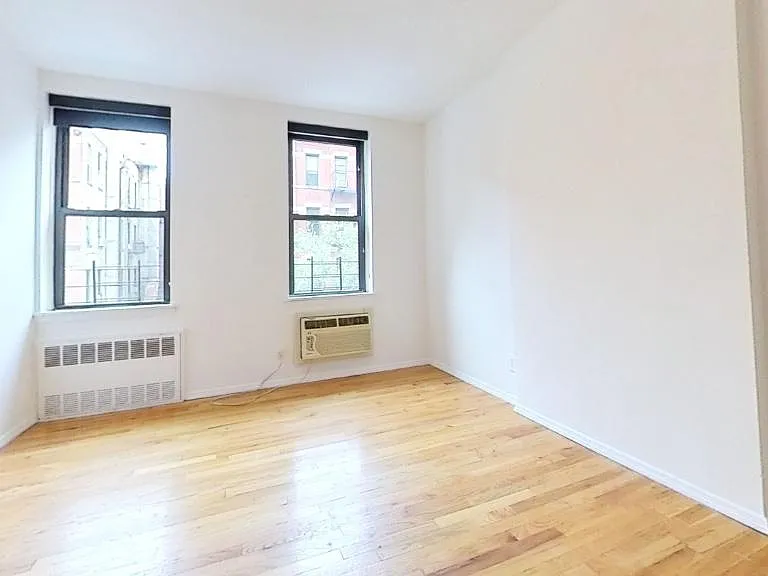 445 E 85th St #3D — Photo 2