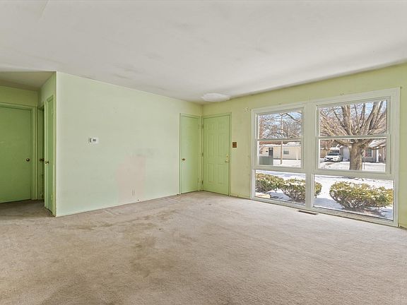 4th image of 1249 Helmen Dr