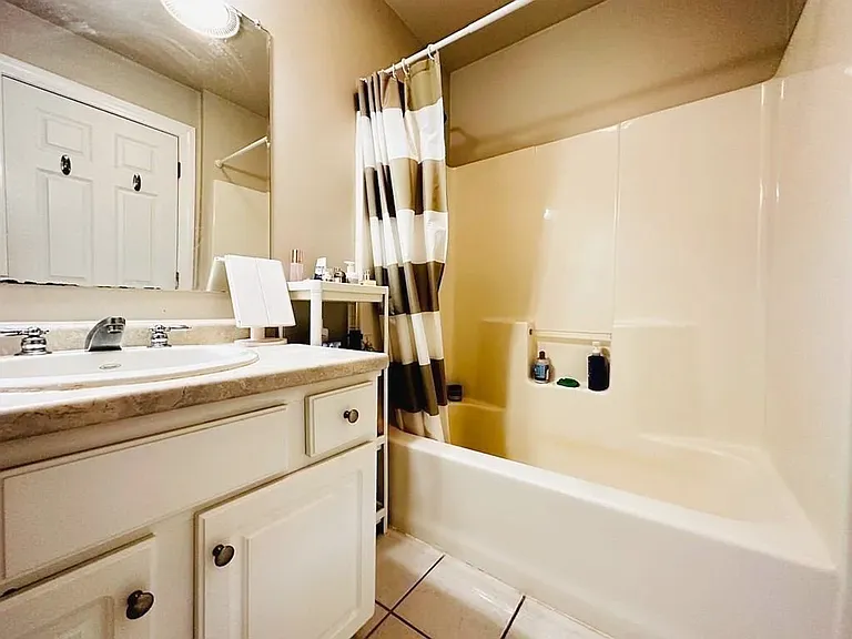 523 Hancock St #5 — Photo 13