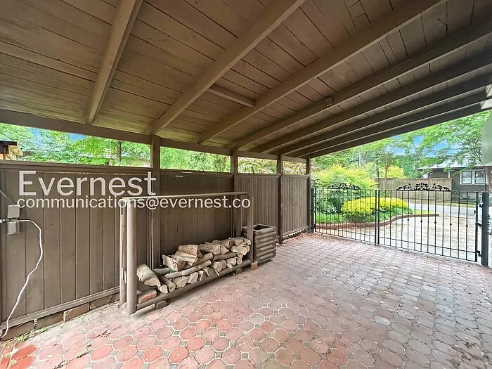 756 S Willett St — Photo 32