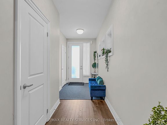 3rd image of 6 Lollard Way