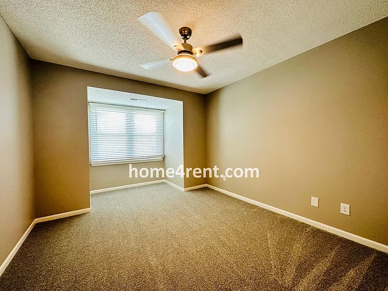902 Sherman Pkwy — Photo 46
