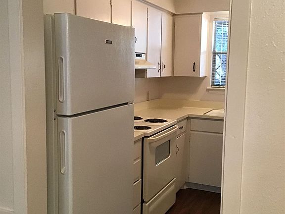 2nd image of 1001 N Walnut Ave