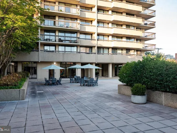 400 Madison St APT 301, Alexandria, VA 22314