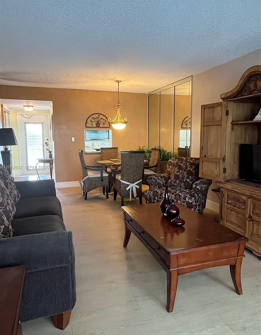 Sunrise Lakes 37 Condo — Photo 3