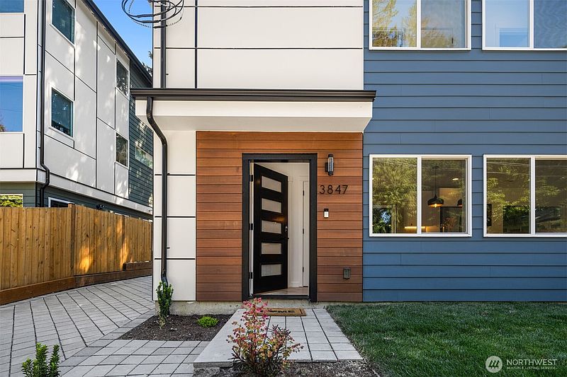 2nd image of 3847 NE 88th Street