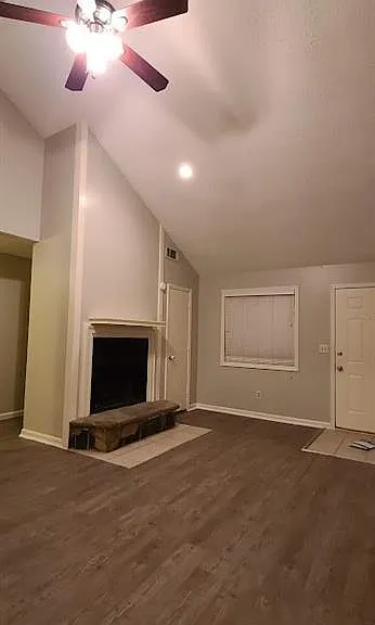 966 Amberly Dr #B — Photo 11