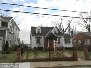 3008 19th St S, Arlington, VA 22204